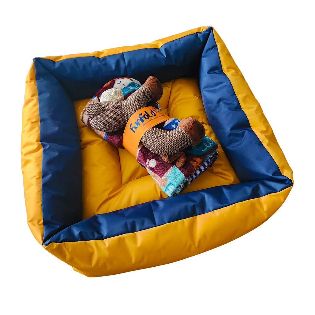 Set de cama, mantita y peluche. Personalizada con el nombre de tu peludo.