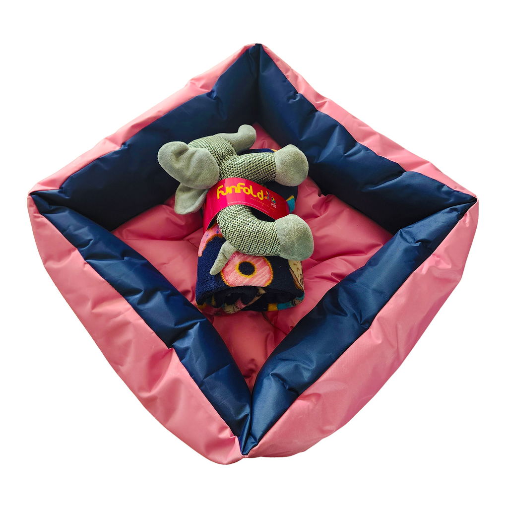 Set de cama, mantita y peluche. Personalizada con el nombre de tu peludo.