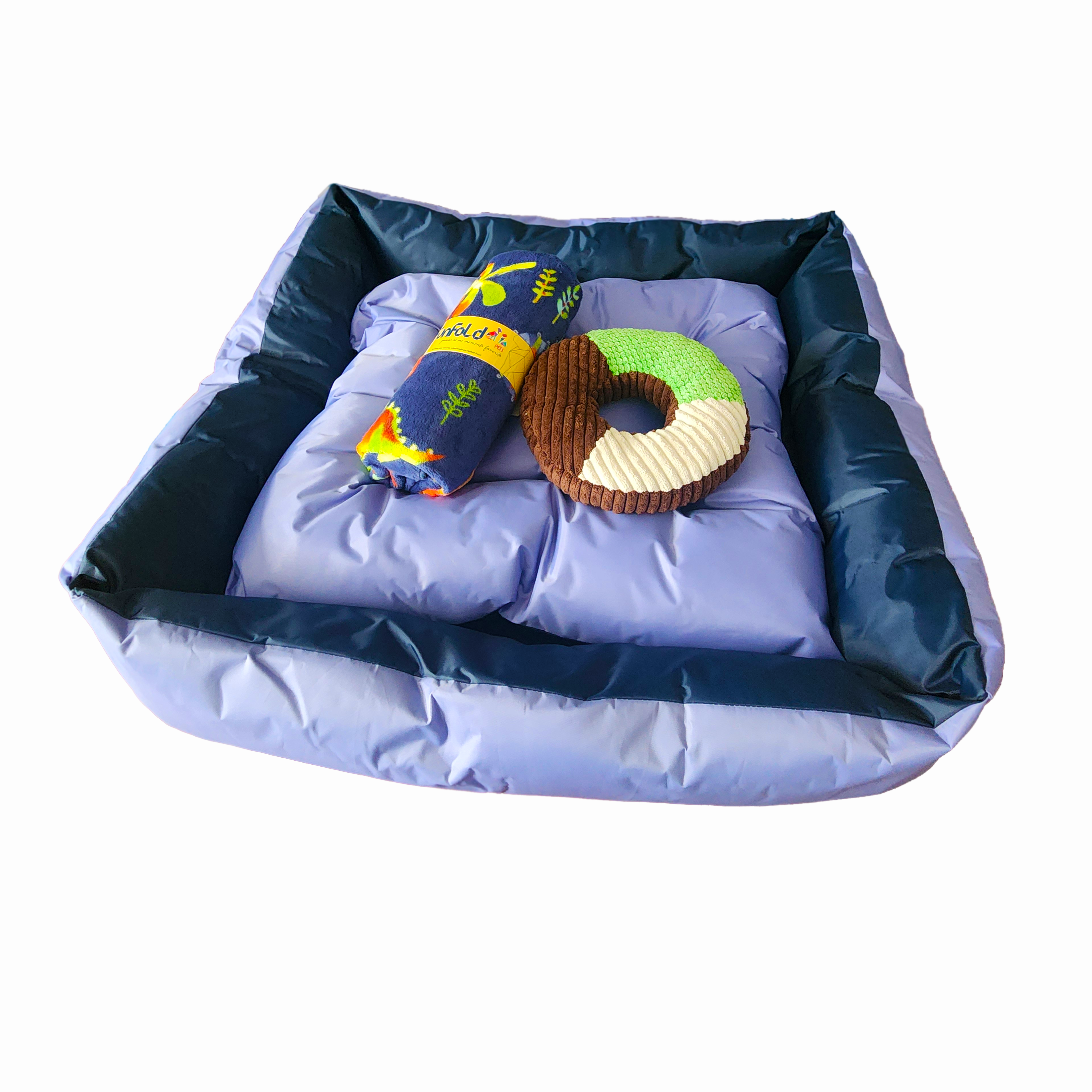 Set de cama, mantita y peluche. Personalizada con el nombre de tu peludo.