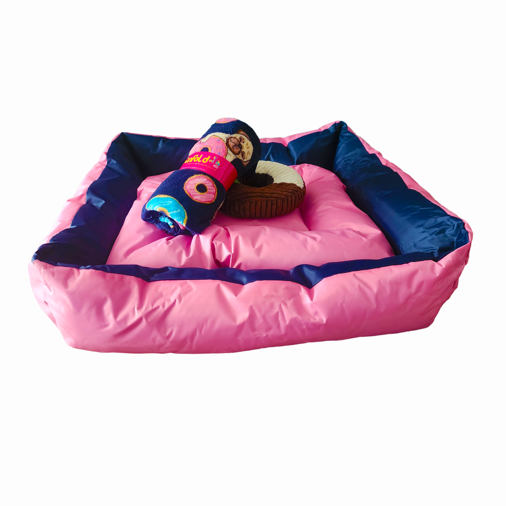 Set de cama, mantita y peluche. Personalizada con el nombre de tu peludo.